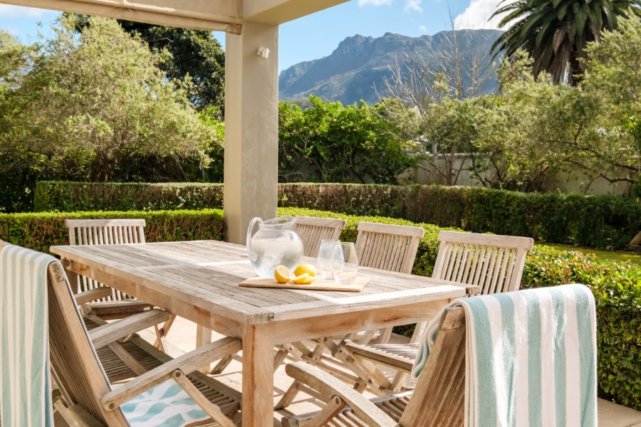To Let 4 Bedroom Property for Rent in Constantia Western Cape